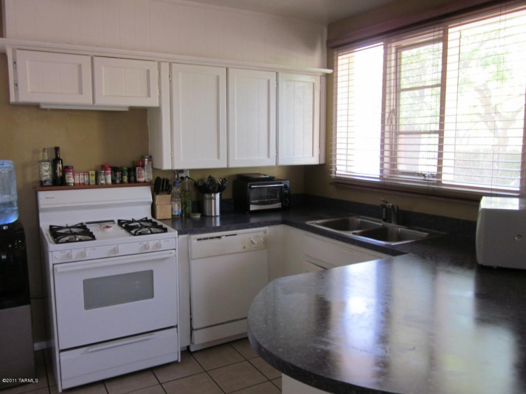 3031 E 17th St, Tucson, AZ 85716 photo 4