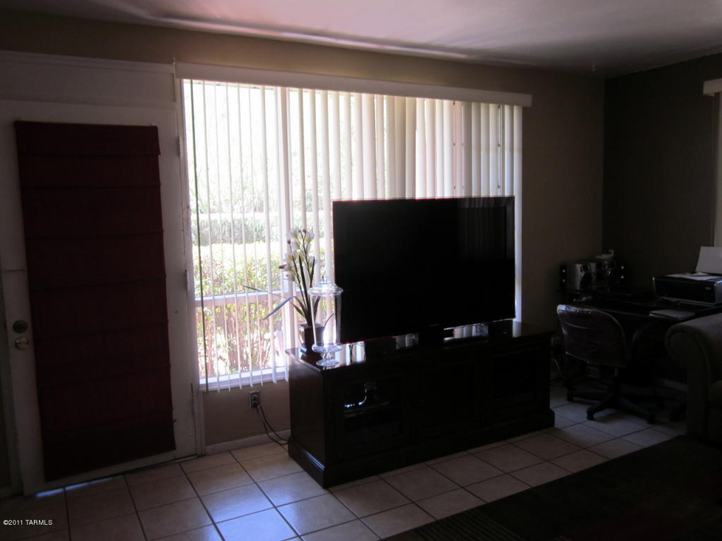 3031 E 17th St, Tucson, AZ 85716 photo 2