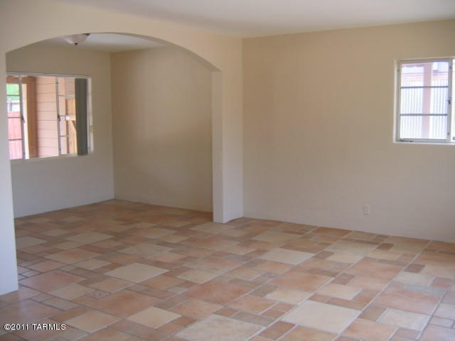 2921 E 8th St, Tucson, AZ 85716 photo 2