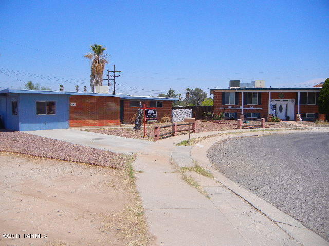 7941 Eli Pl, Tucson, AZ 85710 photo 2