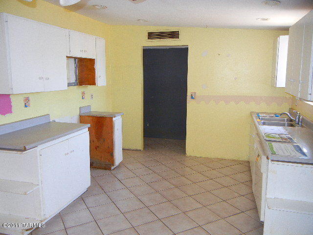 7941 Eli Pl, Tucson, AZ 85710 photo 7