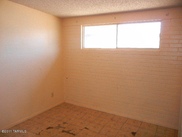 7941 Eli Pl, Tucson, AZ 85710 photo 9
