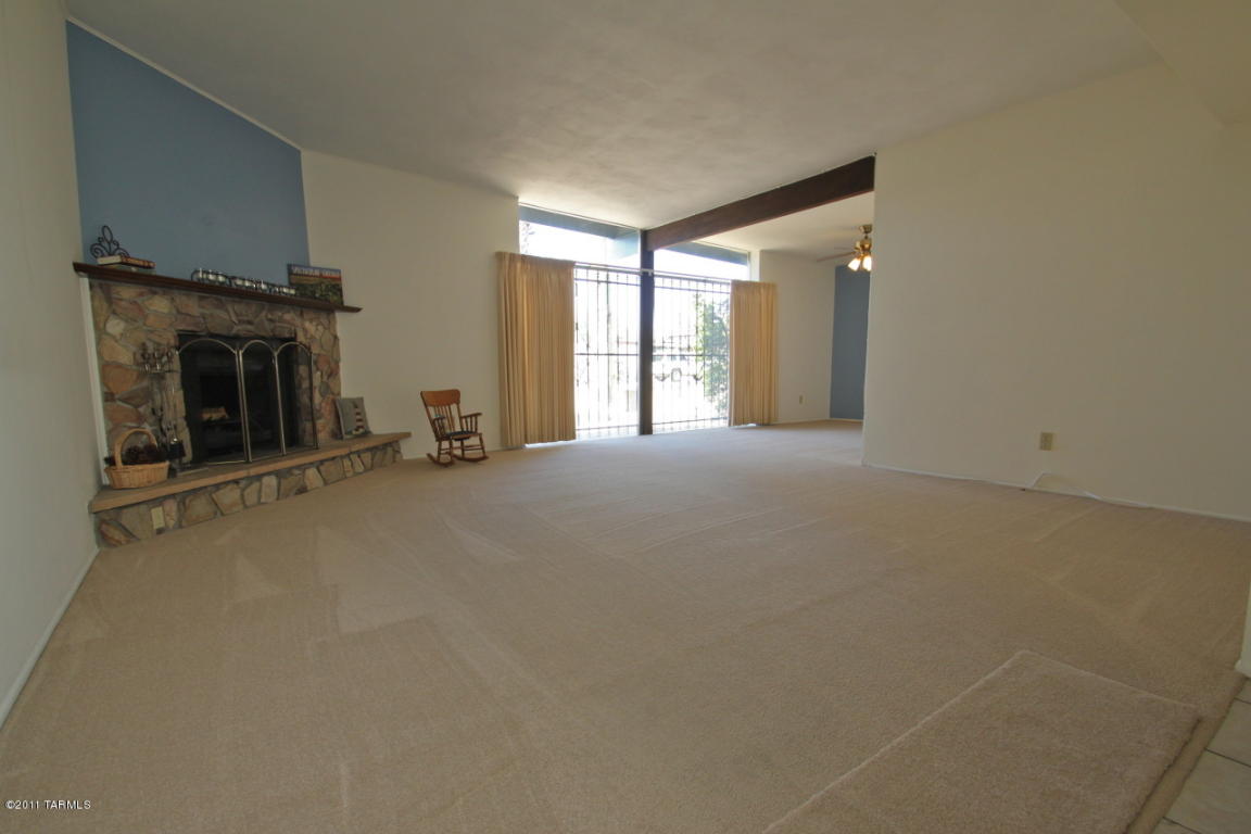 7640 E Hampton Pl, Tucson, AZ 85715 photo 3