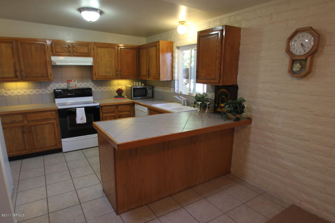 7640 E Hampton Pl, Tucson, AZ 85715 photo 18