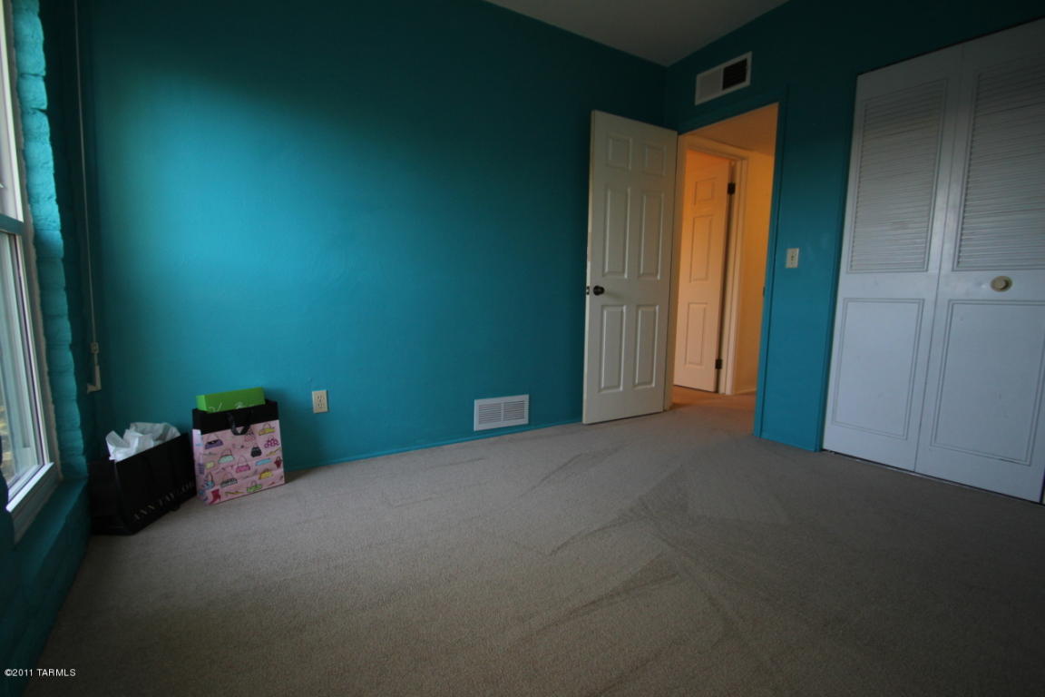 7640 E Hampton Pl, Tucson, AZ 85715 photo 9