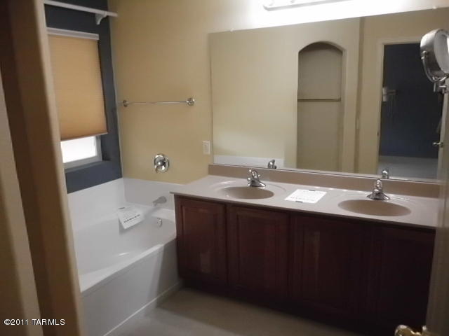 9690 E Belasco Loop, Tucson, AZ 85748 photo 17