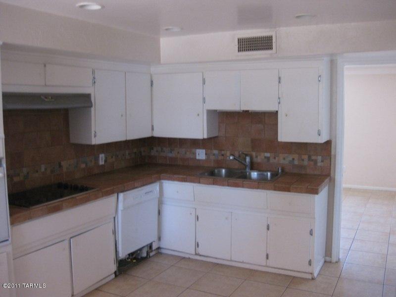 6162 Eli St, Tucson, AZ 85711 photo 4