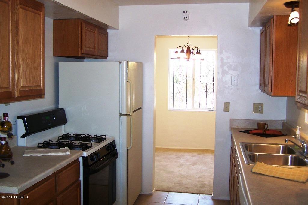 6111 E 27th St, Tucson, AZ 85711 photo 7