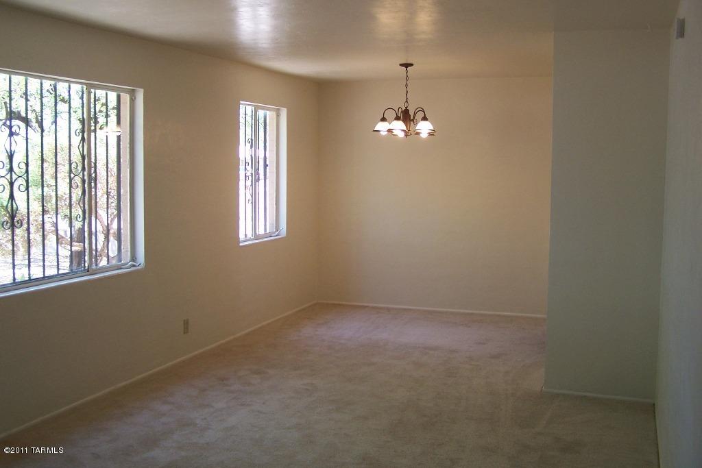 6111 E 27th St, Tucson, AZ 85711 photo 3