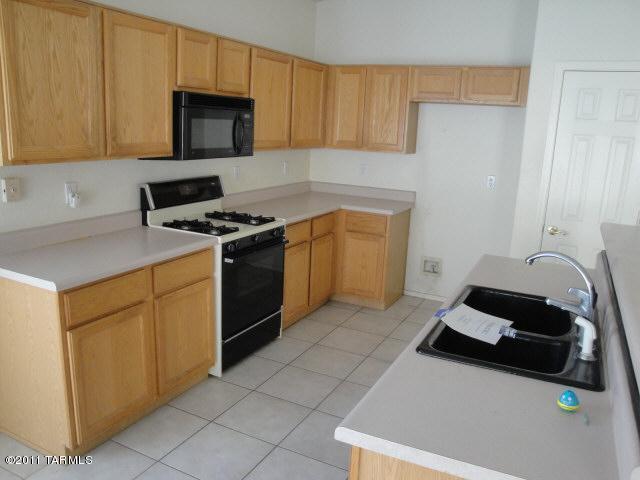 7743 E Windriver Dr, Tucson, AZ 85750 photo 5