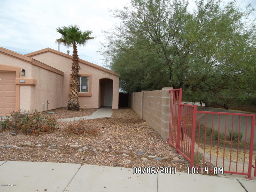 9450 E Bench Mark Loop, Tucson, AZ 85747 photo 2