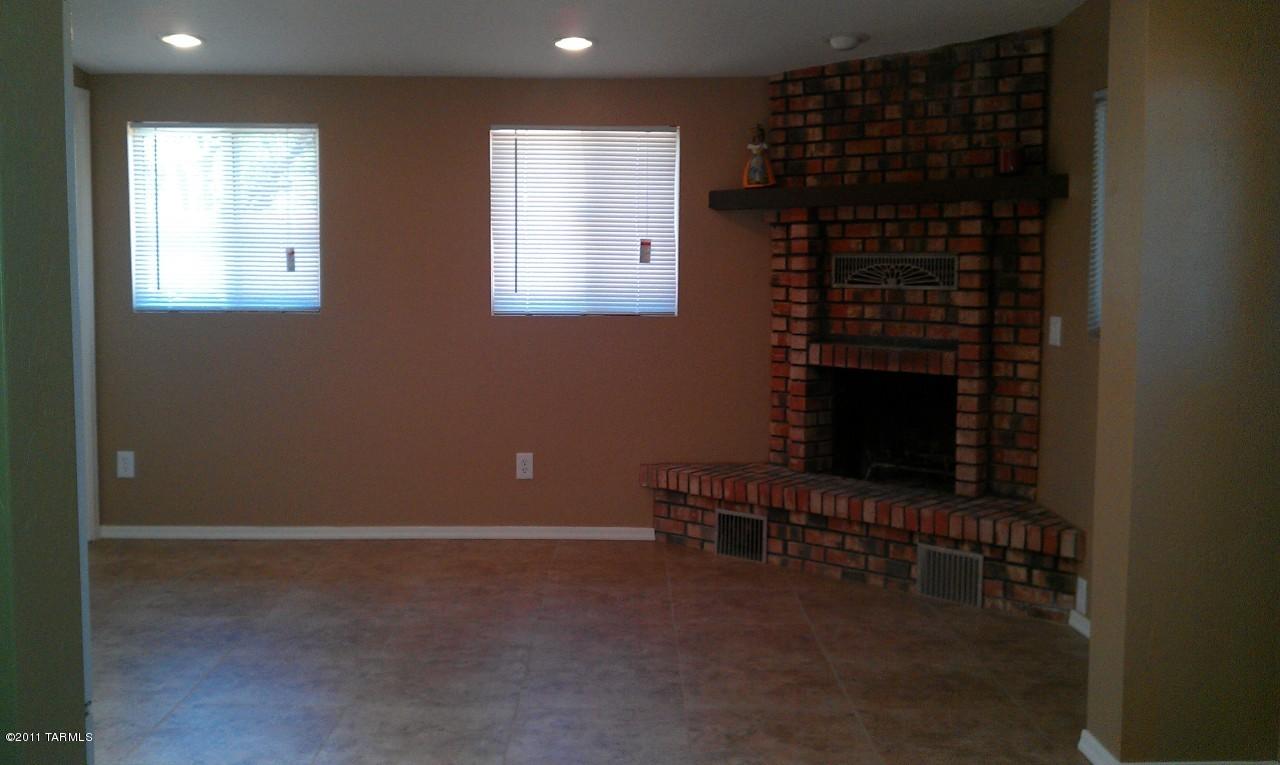 5710 E 33rd St, Tucson, AZ 85711 photo 3