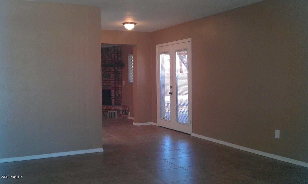 5710 E 33rd St, Tucson, AZ 85711 photo 4