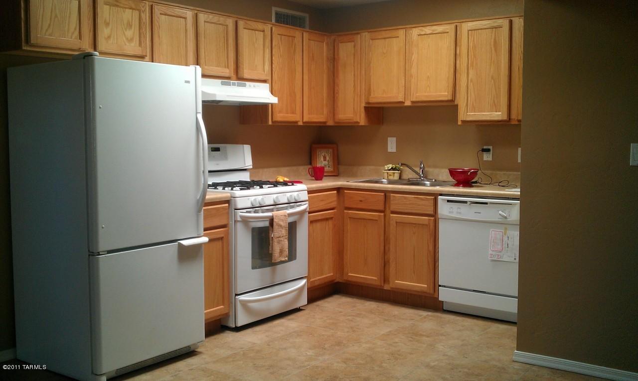 5710 E 33rd St, Tucson, AZ 85711 photo 2