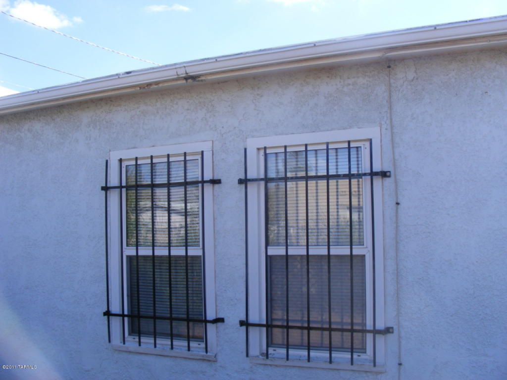 1122 E Spg, Tucson, AZ 85719 photo 2
