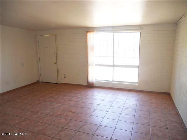 4601 E 27th St, Tucson, AZ 85711 photo 3