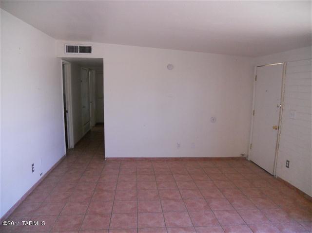 4601 E 27th St, Tucson, AZ 85711 photo 6