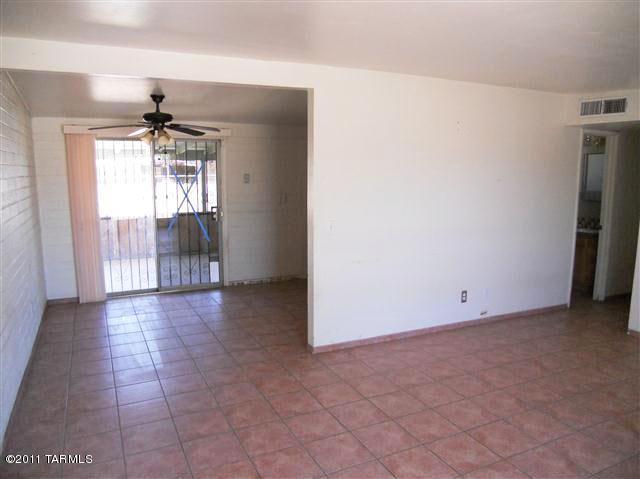 4601 E 27th St, Tucson, AZ 85711 photo 4