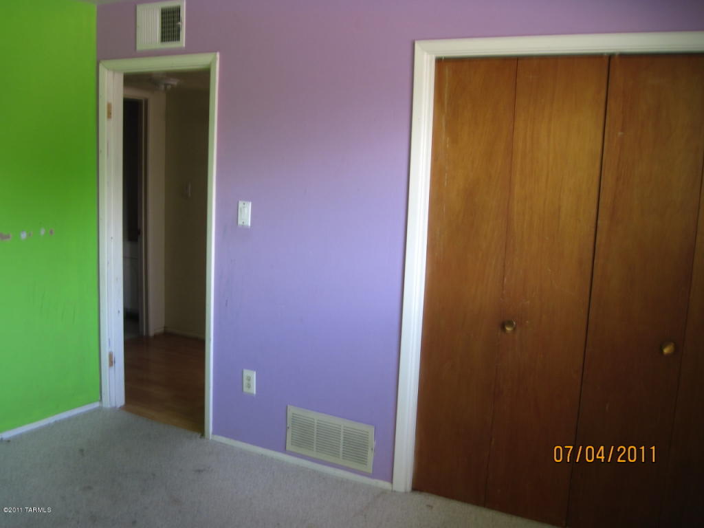 8632 E 27th Pl, Tucson, AZ 85710 photo 9