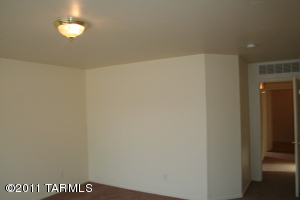 8383 E Sarnoff Ridge Loop, Tucson, AZ 85710 photo 9