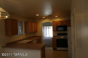8383 E Sarnoff Ridge Loop, Tucson, AZ 85710 photo 6