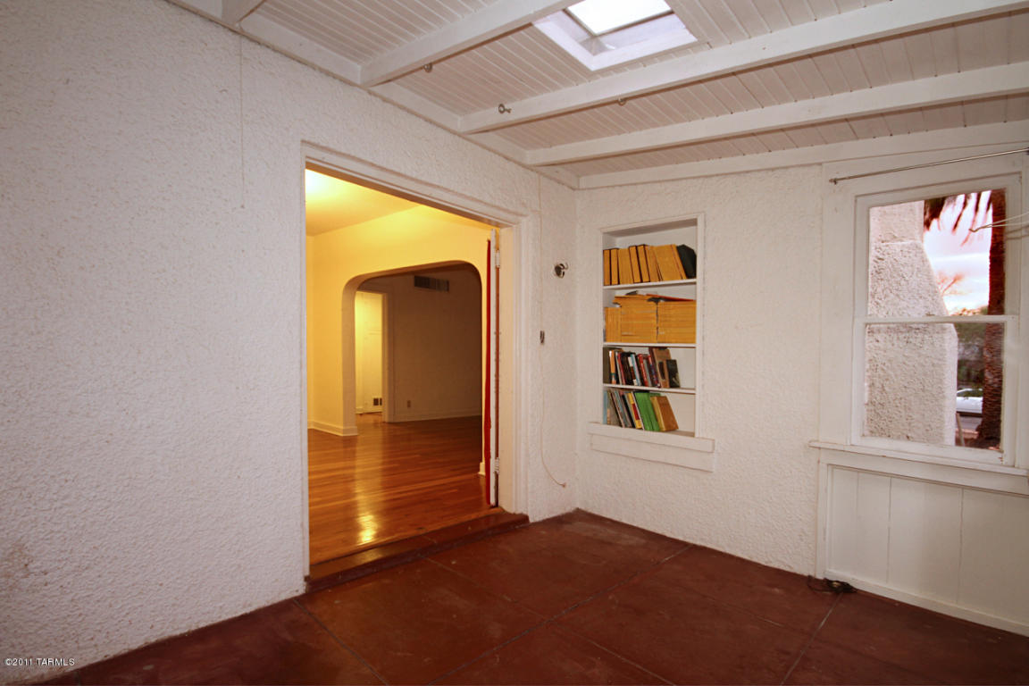 2104 E Mabel St, Tucson, AZ 85719 photo 8