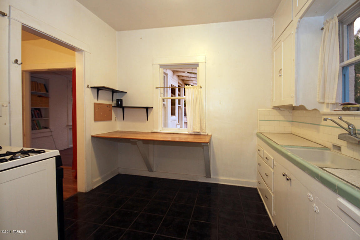 2104 E Mabel St, Tucson, AZ 85719 photo 9