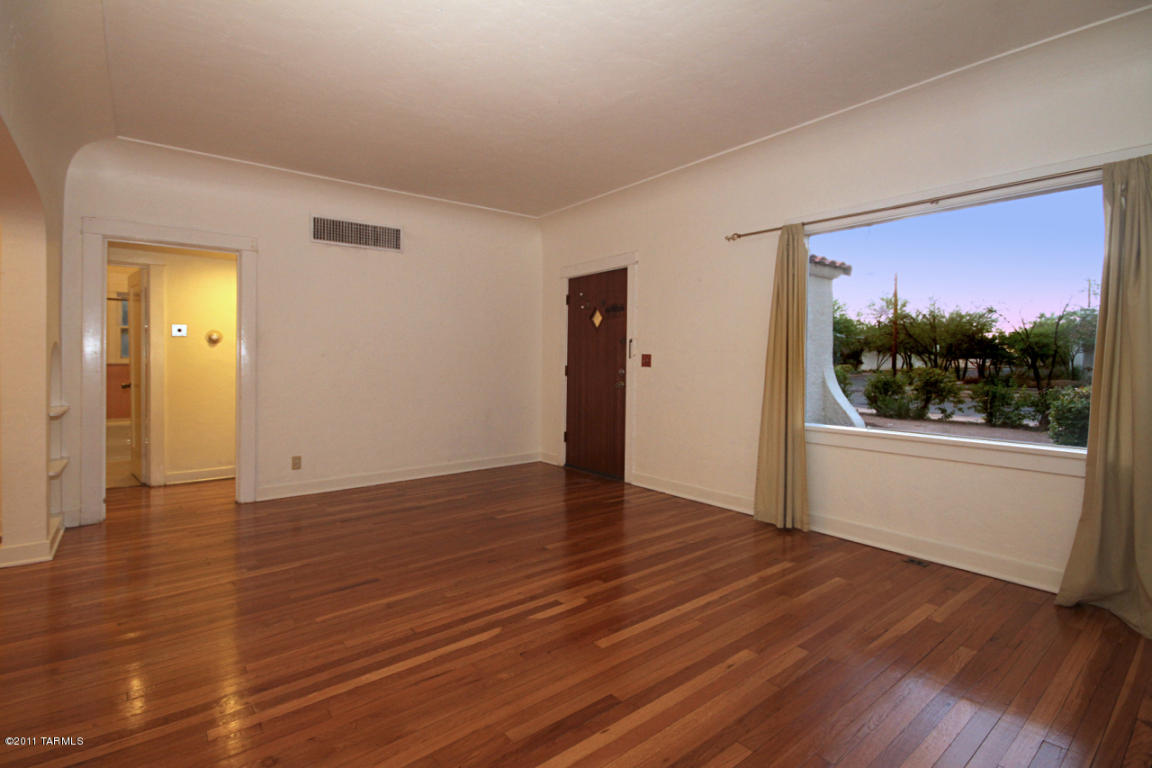 2104 E Mabel St, Tucson, AZ 85719 photo 4