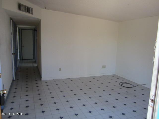 714 E Minorka Rd, Tucson, AZ 85706 photo 6