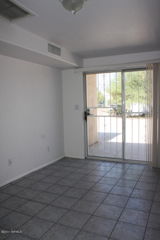 1501 E Miles St, Tucson, AZ 85719 photo 3
