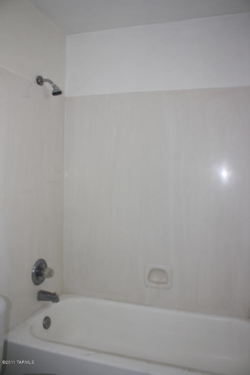 1501 E Miles St, Tucson, AZ 85719 photo 8