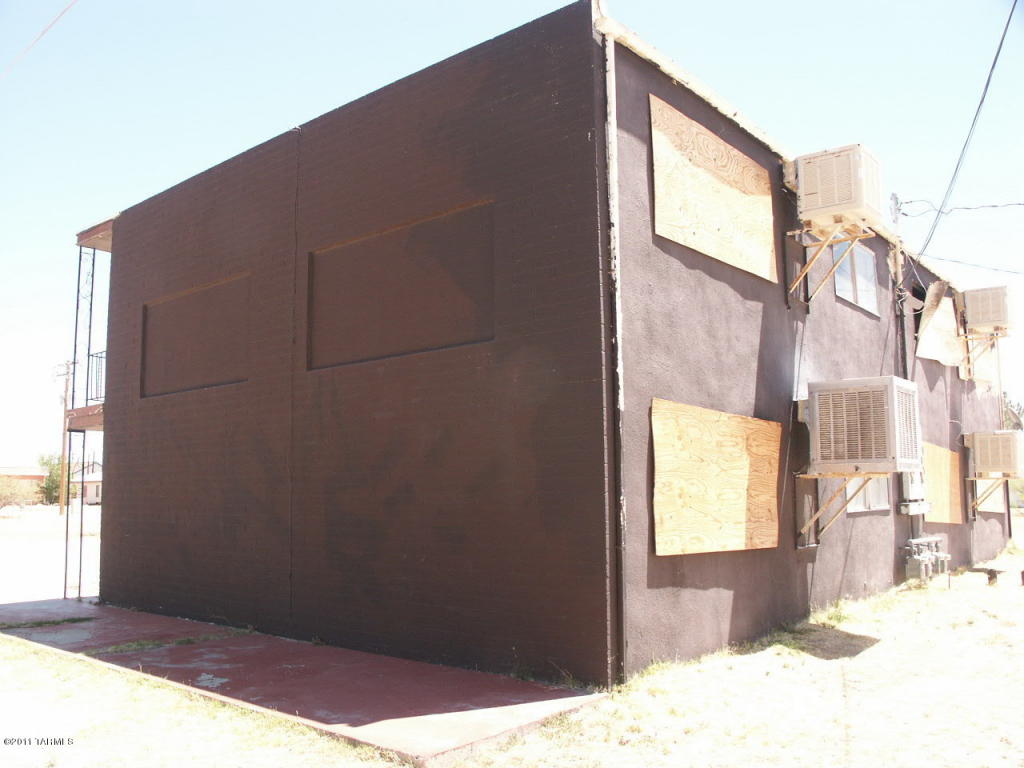 175 S Tucson Ave, Willcox, AZ 85643 photo 2