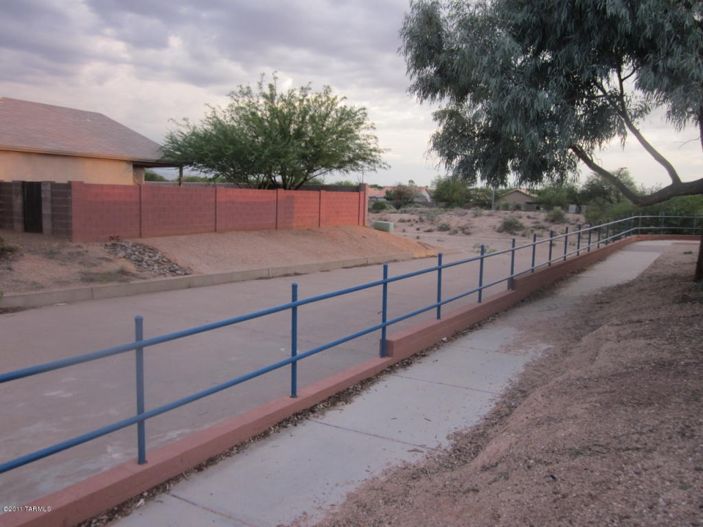 7552 S Danforth Ave, Tucson, AZ 85747 photo 2