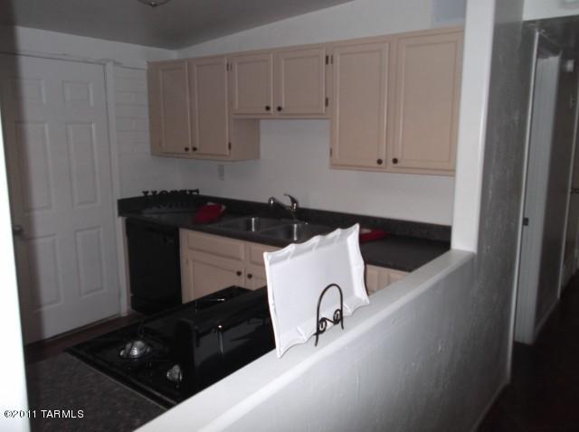 4501 E Sylvane St, Tucson, AZ 85711 photo 6
