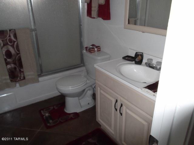 4501 E Sylvane St, Tucson, AZ 85711 photo 4