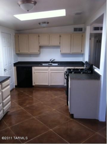 4501 E Sylvane St, Tucson, AZ 85711 photo 1