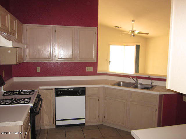 6490 E Cyclone Dr, Tucson, AZ 85730 photo 4