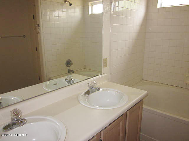 6490 E Cyclone Dr, Tucson, AZ 85730 photo 8