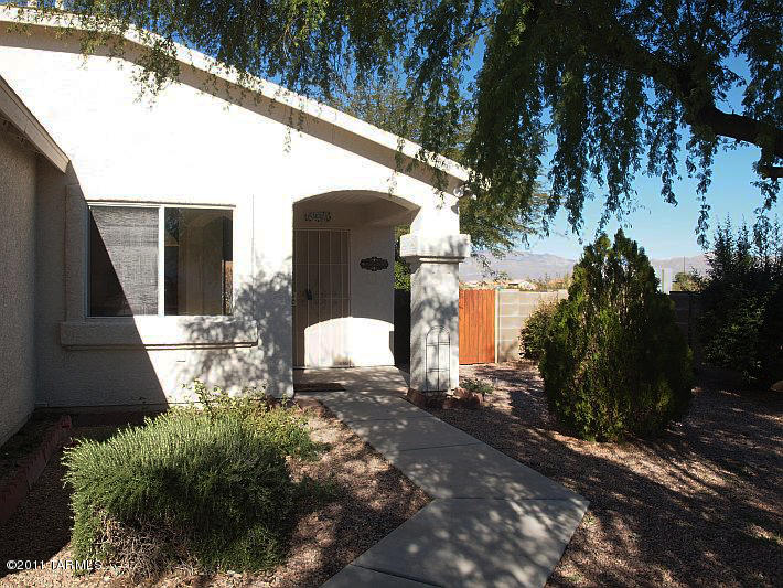 10185 E Rincon Shadows Dr, Tucson, AZ 85748 photo 1