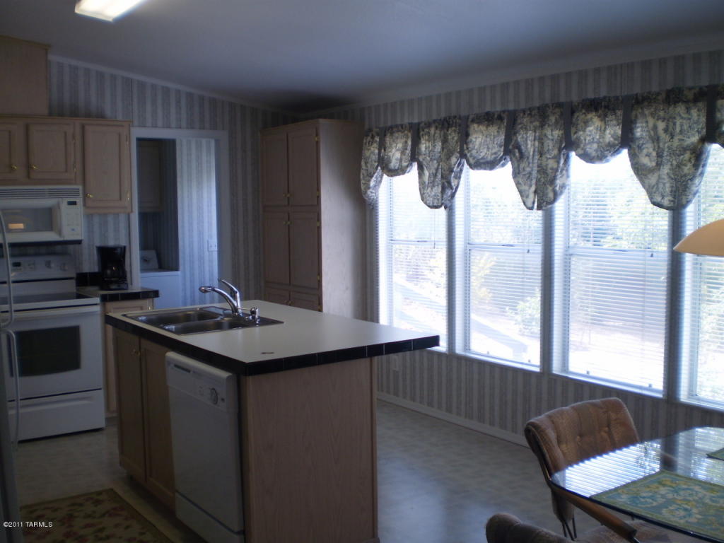 6186 E Thunder River Rd, Tucson, AZ 85756 photo 3