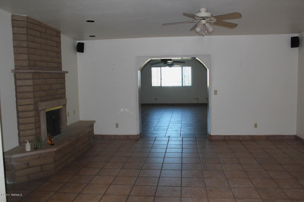 560 N Maxine Dr, Vail, AZ 85641 photo 6