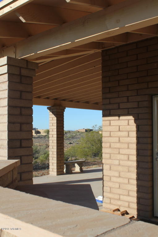 560 N Maxine Dr, Vail, AZ 85641 photo 2