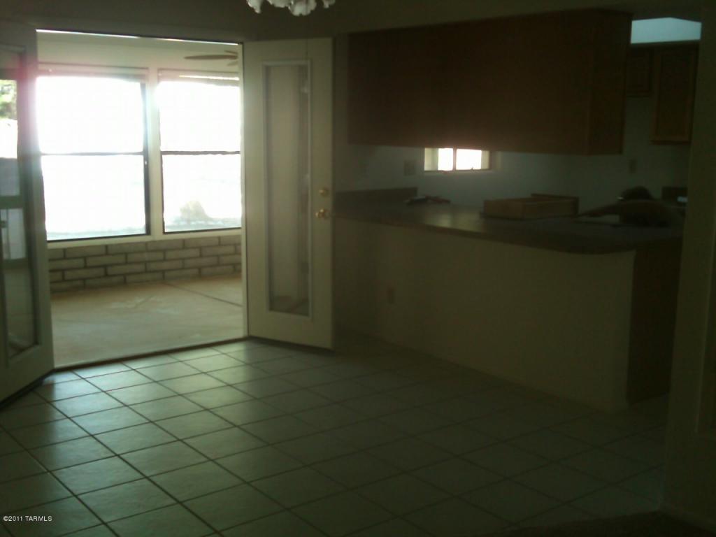 6827 N De Chelly Loop, Tucson, AZ 85741 photo 2