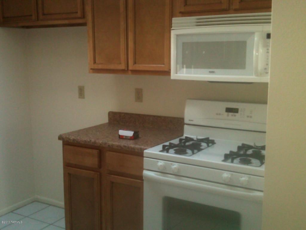 6827 N De Chelly Loop, Tucson, AZ 85741 photo 8