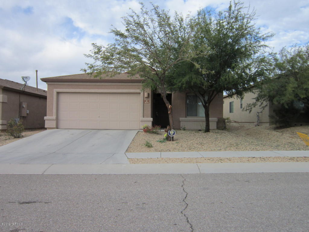 5975 E Chaucers Dr, Tucson, AZ 85756 photo 1