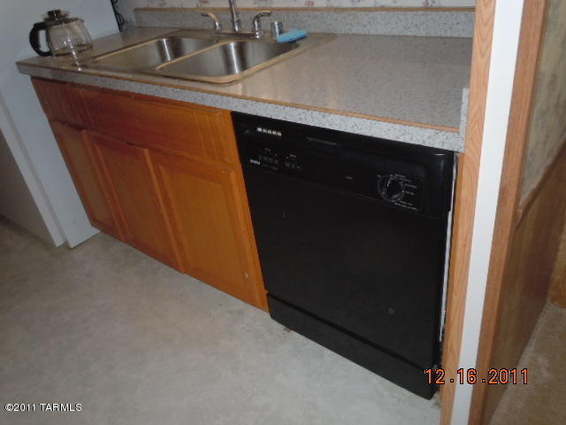 369 S Mimbres Pl, Benson, AZ 85602 photo 4
