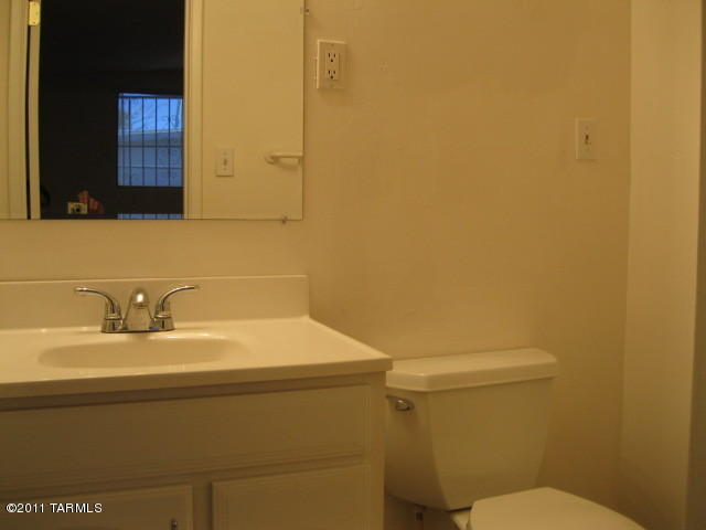 4669 E 26th St, Tucson, AZ 85711 photo 9