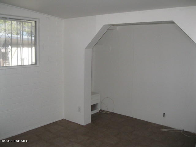 4669 E 26th St, Tucson, AZ 85711 photo 8