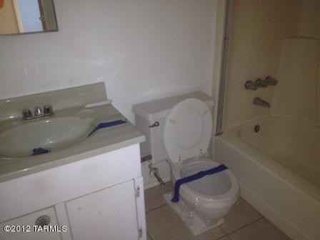 7672 E Apple Tree Dr, Tucson, AZ 85730 photo 4