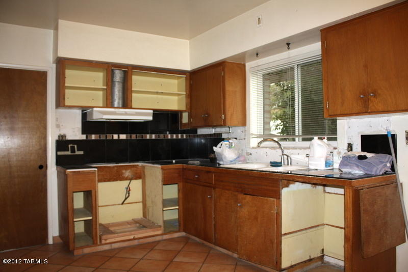 5730 E 8th St, Tucson, AZ 85711 photo 9